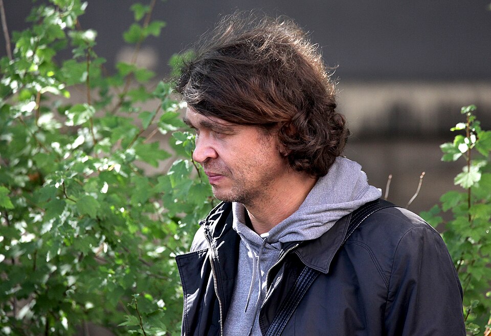 Arbo Tammiksaar ja Mona nautisid Kadriorus romantilist jalutuskäiku