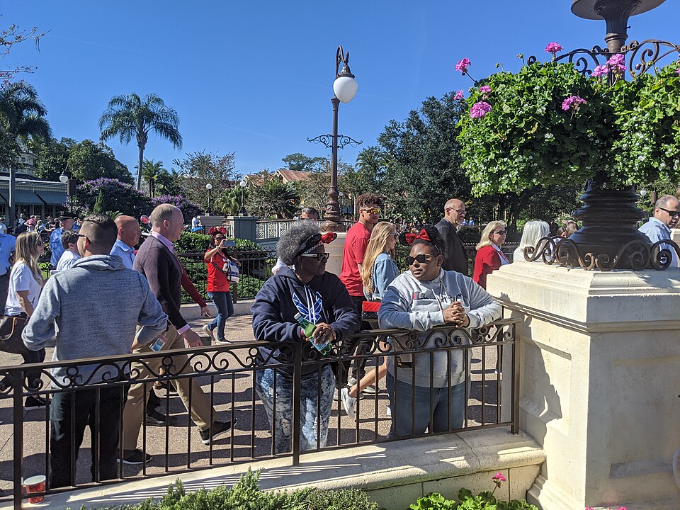 NFL-tähe abikaasa pälvis jalgpalli eest ülikooli Hall of Fame'i