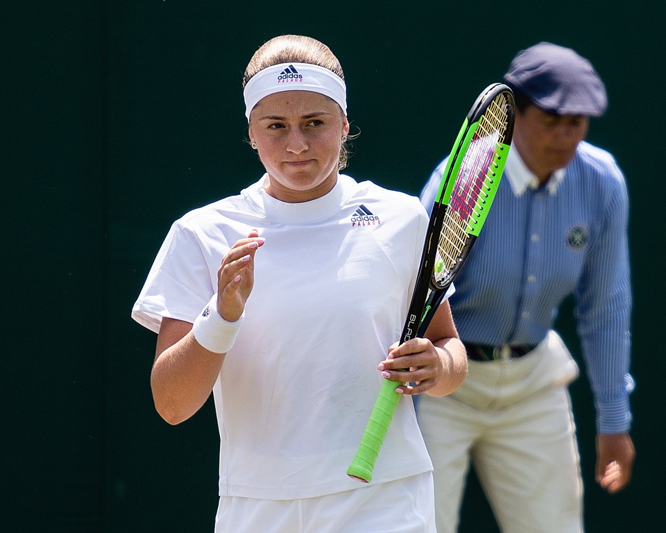 Ostapenko kaotas, Sönmez tegi Türgi tenniseajalugu
