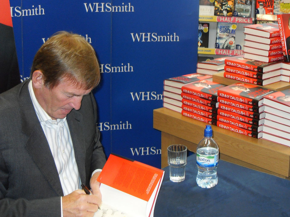 Jalgpallilegend Kenny Dalglish kinnitab, et läbib vähiravi