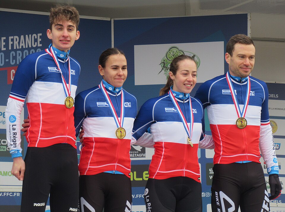 Prantsusmaa noor talent domineerib Baskimaa velotuuri avaetapil