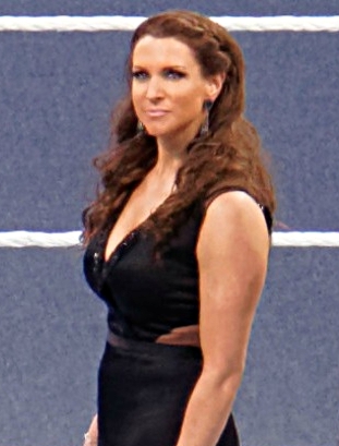 WWE legend Stephanie McMahon naaseb Monday Night Raw'sse