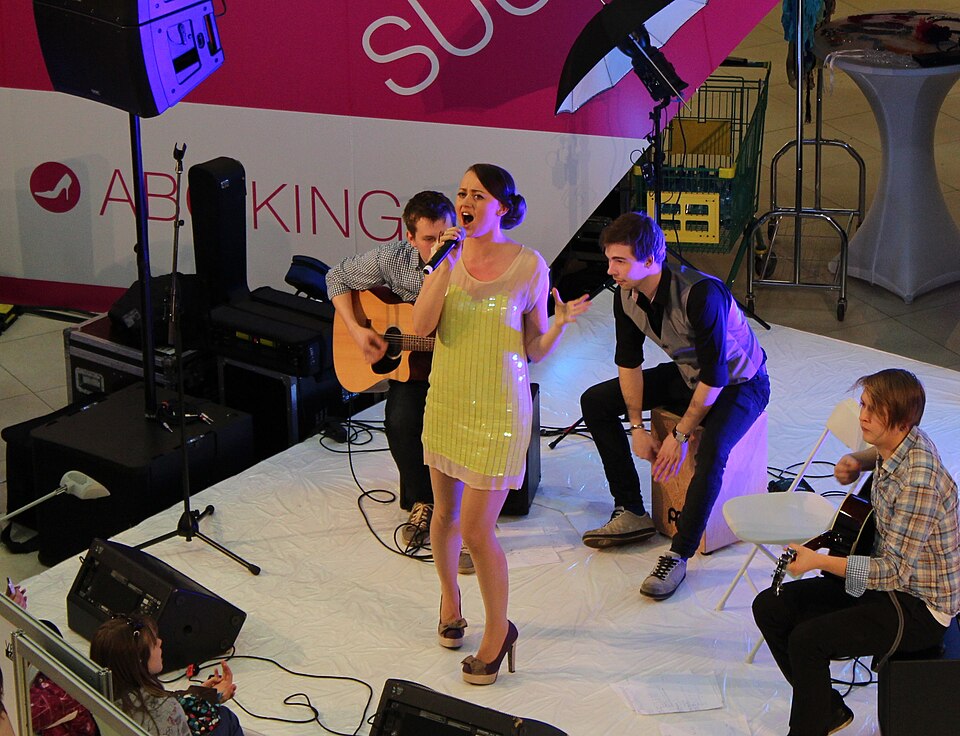 Singer Teele Viira to take over Sky Plus morning radio show in June